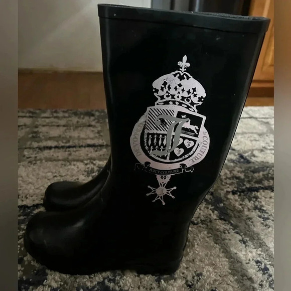Juicy Couture Boots - Picture 2 of 4